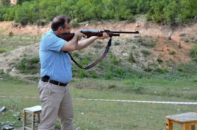 Emet'te trap ve tek kurşun yarışmaları