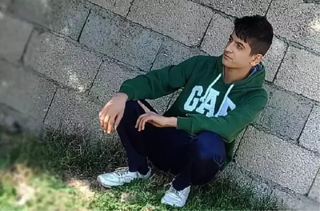 Nurdağı'nda Otomobilin Çarptığı Motosiklet Sürücüsü Hayatını Kaybetti