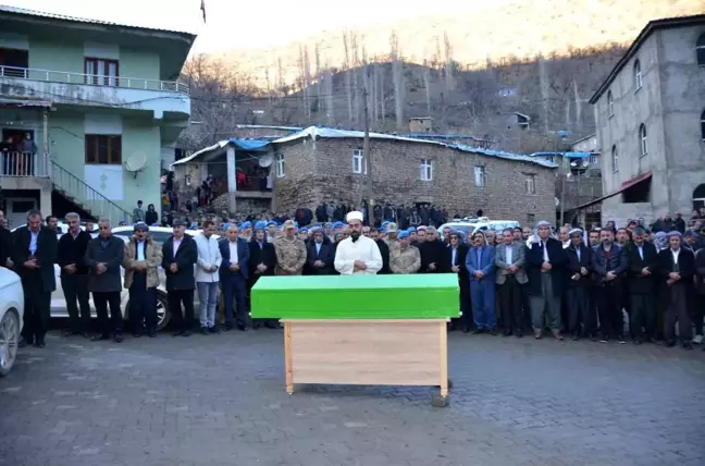 Şırnak'ta terörle mücadelede aktif rol oynayan korucubaşının cenazesi toprağa verildi