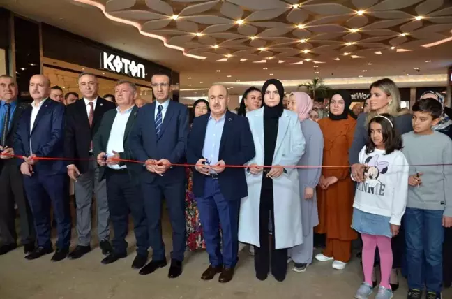 Osmancık Sosyal Yardımlaşma ve Dayanışma Vakfı Aile Destek Merkezi Kursiyerleri Sergi Açtı