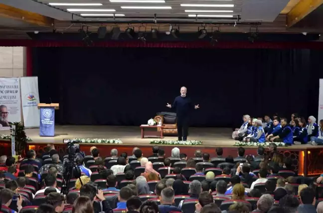 AK Parti Grup Başkanvekili Bahadır Yenişehirlioğlu Manisa'da Gençlerle Buluştu