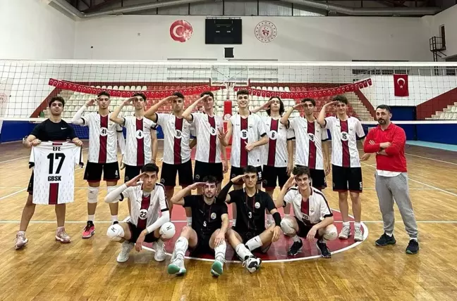 Gölcük Belediyespor Genç Erkek Voleybol Takımı Şampiyon Oldu