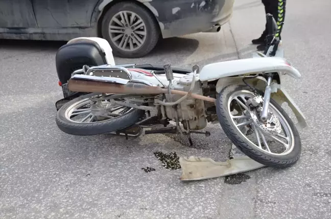 Bilecik'te Motosiklet ile Otomobil Çarpıştı: 1 Yaralı