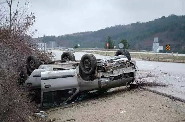 Amasya'da Kontrolden Çıkan Otomobil Takla Attı: 3 Yaralı