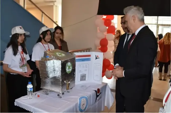 Yüksekova'da TÜBİTAK Bilim Fuarı Düzenlendi