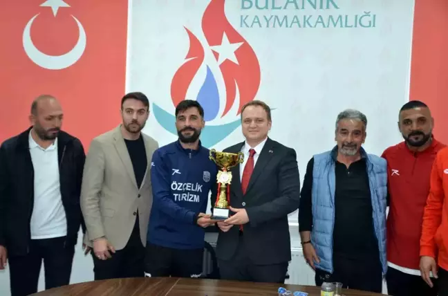 Bulanık Kopspor, Şampiyonluğu Kupayla Taçlandırdı
