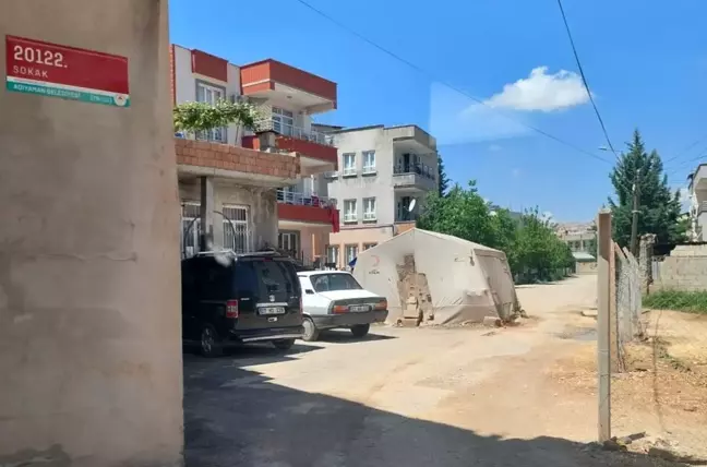 Adıyaman'da Sokak Ortasındaki Çadır Tepkilere Neden Oluyor