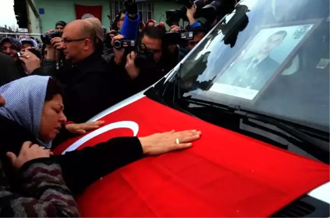Şehit Uzman Çavuş Yalçın'ı, Erbaa'da 10 Bin Kişi Uğurladı