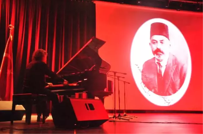 Piyanist Tuluyhan Uğurlu Zonguldak'ta Konser Verdi