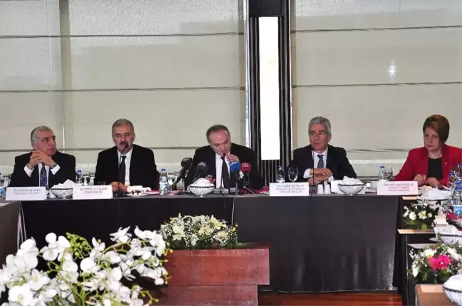 Bakan Özlü: