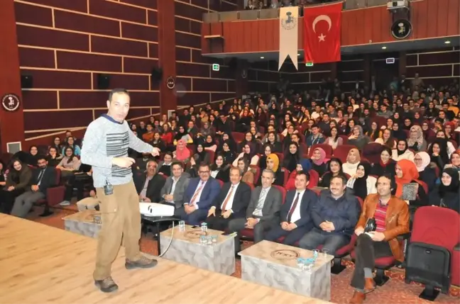 Akşehir'de Ygs'ye Girecek Öğrencilere Motivasyon Semineri