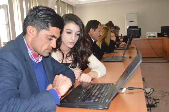 Şırnaklı Muhtarlara İnternet Kullanma Eğitimi Verildi