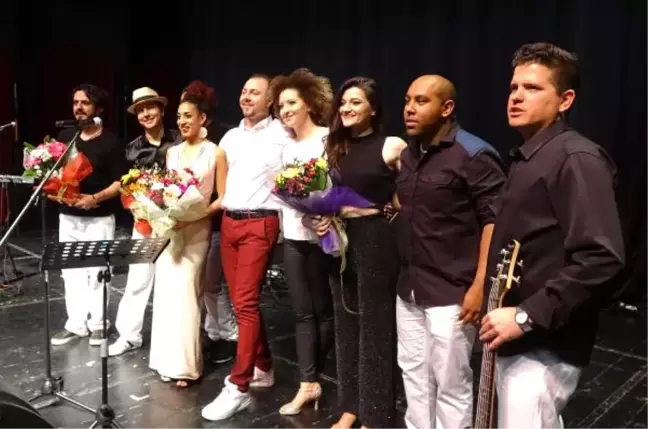 Dha İstanbul - Son de Küba Orkestrası'ndan 400 Kişiye Konser
