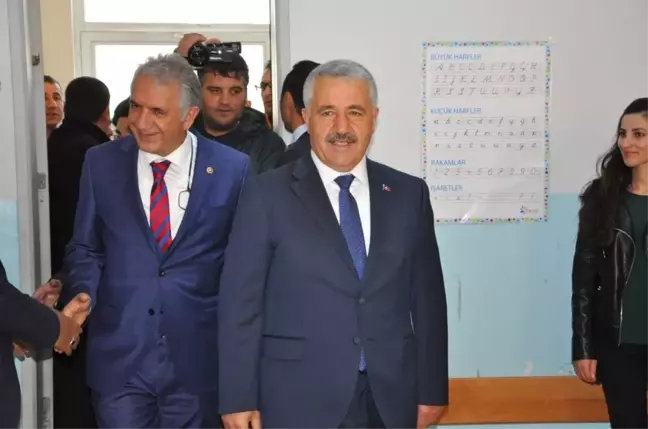 Bakan Arslan Oyunu Kars'ta Kullandı