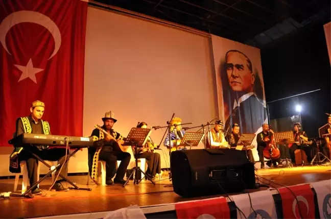 Akhisar'da Gönülleri Fetheden Konser