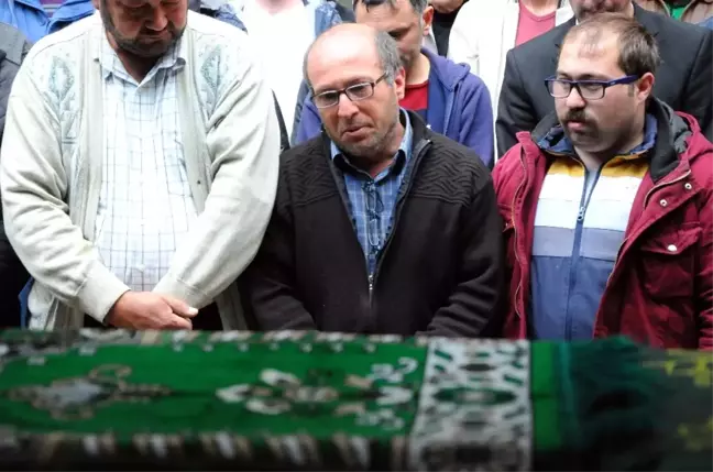 Eskişehir'de Akıma Kapılıp Ölen Genç Kız Toprağa Verildi