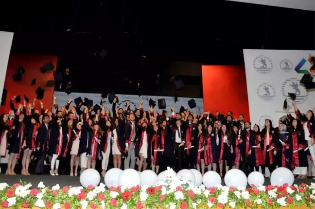 Omü Mimarlık Fakültesi İlk Mezunlarını Verdi