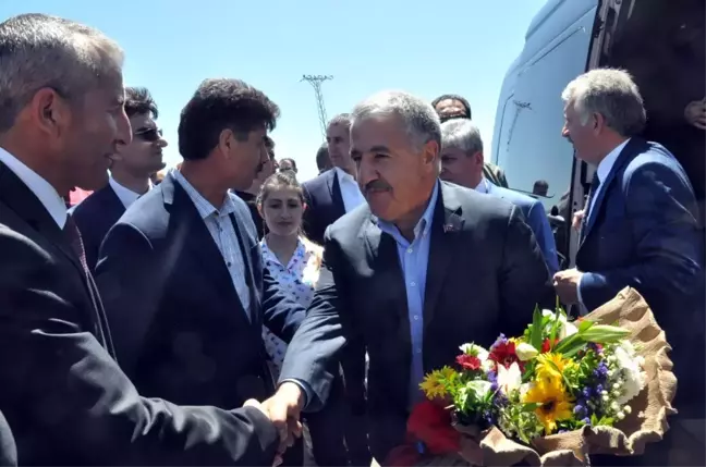 Bakan Arslan Çıldır Gölü'ndeki Etkinliğe Katıldı