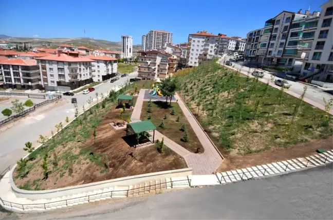 Keçiören'in Parklarında Yaz Daha Güzel
