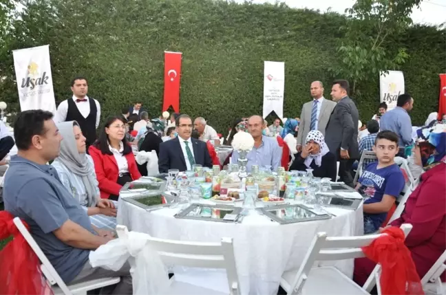 Uşak Protokolü Şehit Aileleriyle Bir Araya Geldi