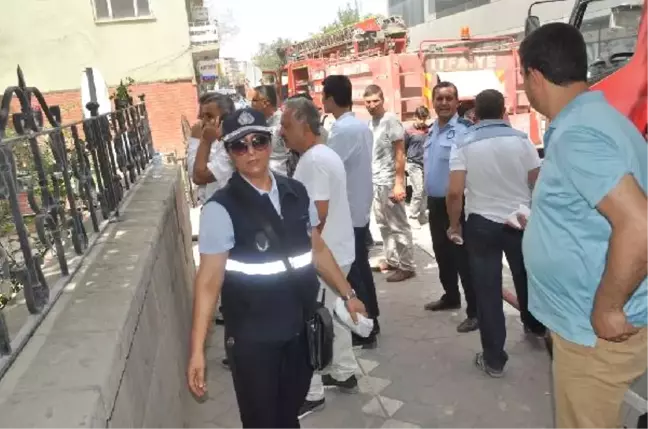Iğdır Valiliği'nde Çıkan Yangında 8 Çalışan Dumandan Etkilendi