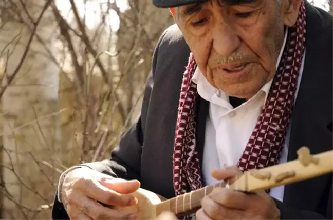 Yaşayan İnsan Hazinesi' Hastaneye Kaldırıldı