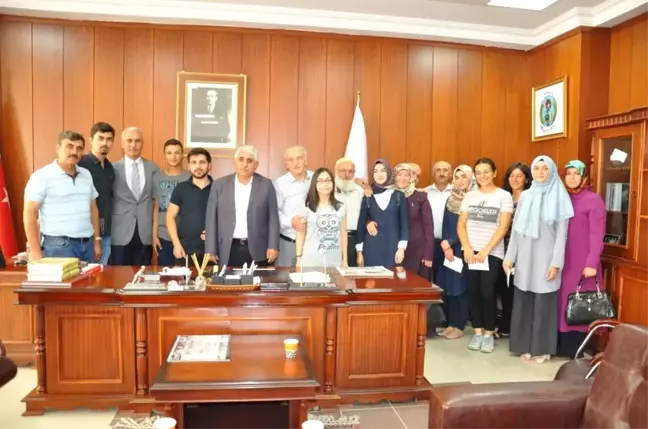 Başkan Şimşek Ygs'de Başarılı Olan Öğrencileri Ödüllendirdi