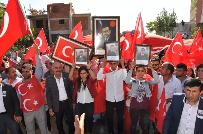 Diyarbakır'da 'Teröre Lanet' Yürüyüşü