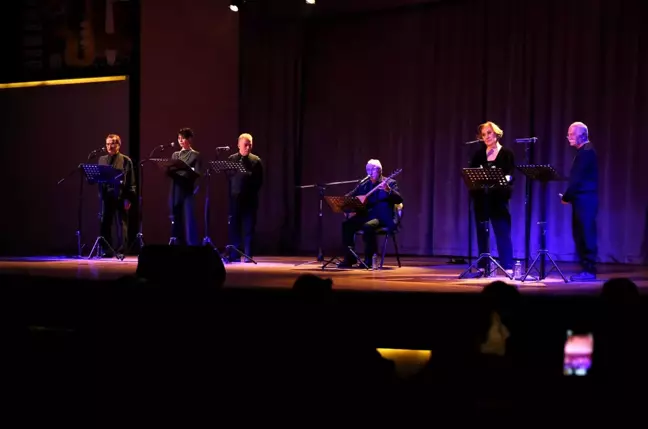 Karşıyaka, Nazım Hikmet'i Andı