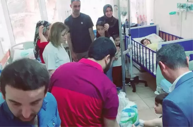 Onların Günlerinde Küçük Hastaları Unutmadılar