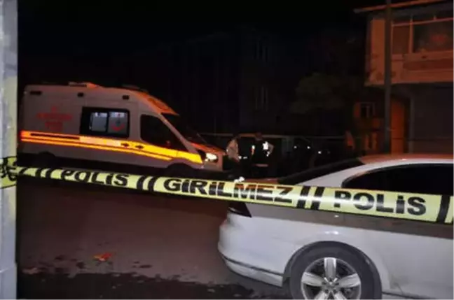 Arnavutköy'de Vahşet: Karısı ve İki Çocuğunu Öldürdü (3)