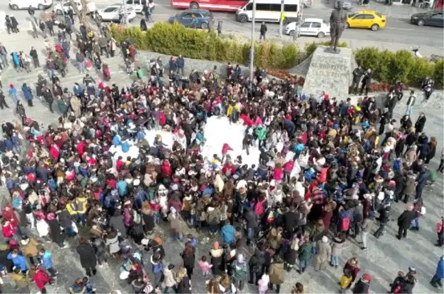 Çocuklara Karne Hediyesi Spil Dağı'ndan Kar