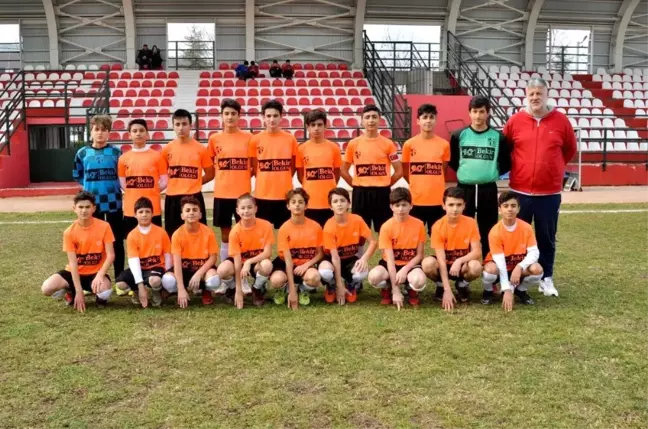Gürsu Belediyespor U14 Takımı Nâmağlup Şampiyon