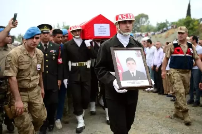 Azez şehidi, gözyaşlarıyla son yolculuğuna uğurlandı