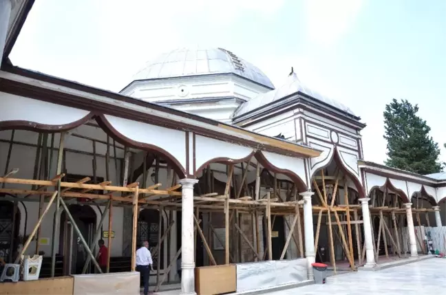 Emir Sultan'da bitmeyen restorasyon çilesi