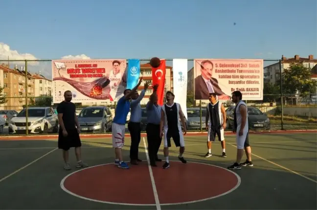 Akşehir'de 5. Geleneksel 3x3 Sokak Basketbolu heyecanı başladı