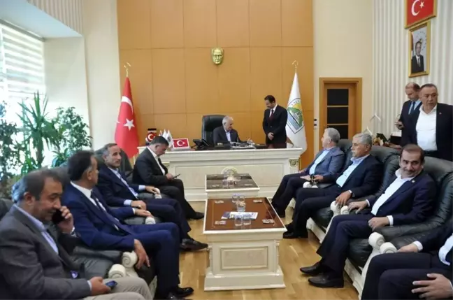 Binali Yıldırım ve İsmet Yılmaz Bitlis'te cenaze törenine katıldı
