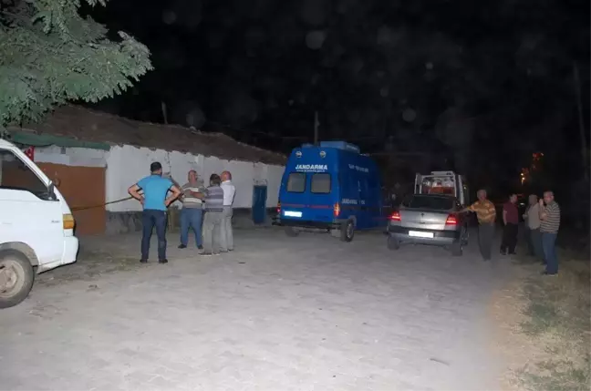 Eski köy korucusu evinde ölü bulundu