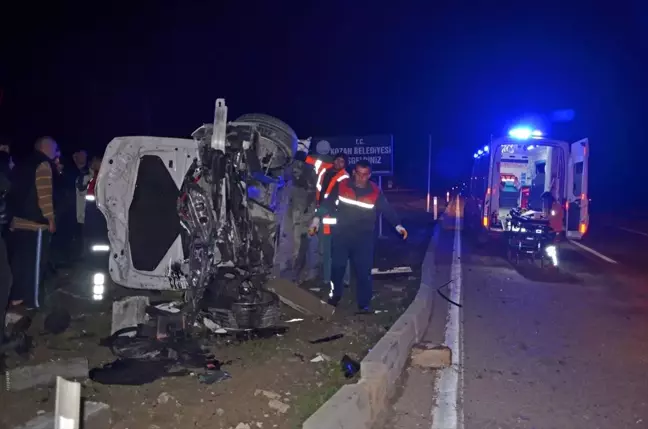 Adana'da iki otomobilin çarpışması sonucu 1 kişi öldü, 4 kişi yaralandı