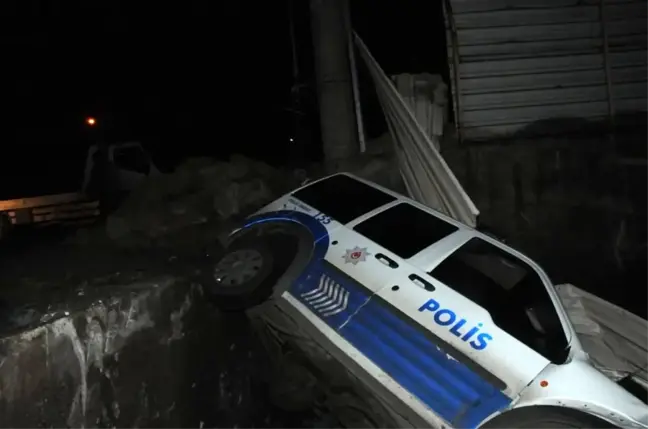 Polis otosu kovaladığı şüpheli araçla çarpıştı: 2'si polis 3 yaralı