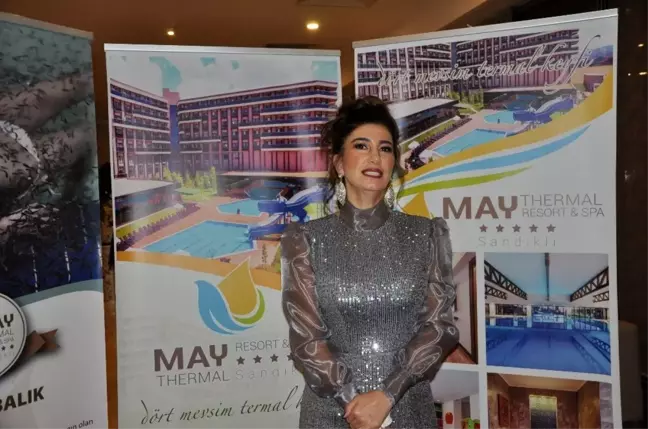 Sandıklı'da yılbaşı akşamı Nadide Sultan rüzgarı esti