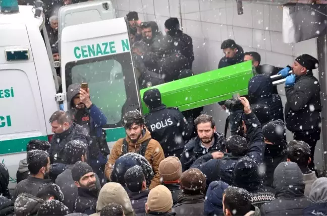 Yüksekova'da kaybolan şahsın cesedi torbaya konulmuş halde bulundu
