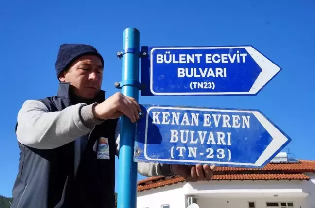 Marmaris'te 'Evren' gitti, 'Ecevit' geldi
