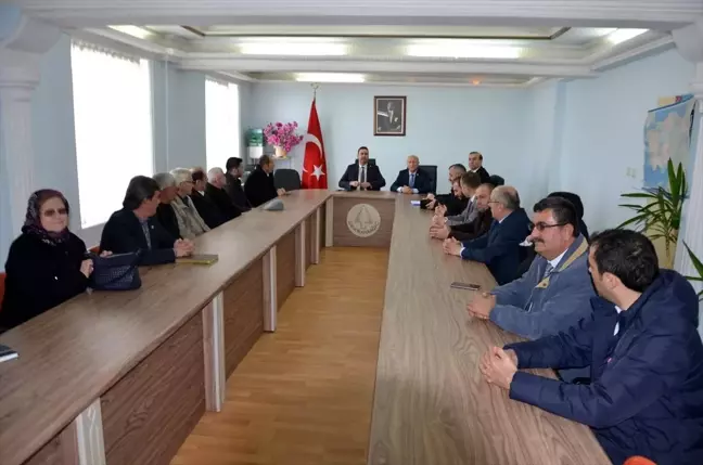 Şarkikaraağaç'ta depremzedeler için yardım kampanyası başlatıldı