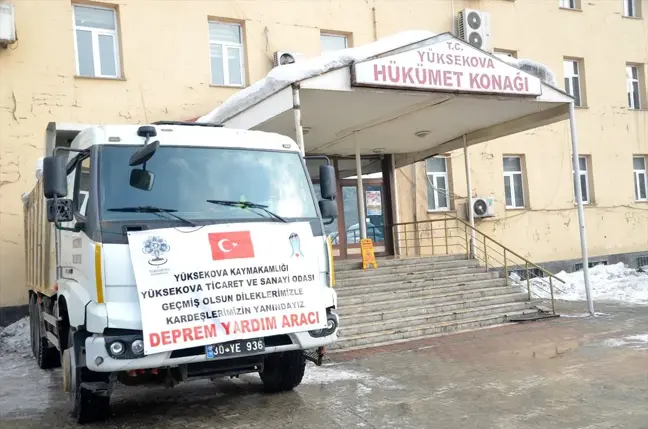 Yüksekova'dan depremzedelere yardım