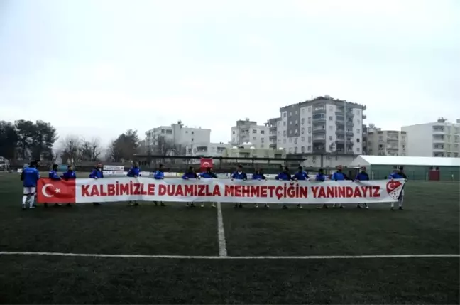 Cizrespor'dan Mehmetçiğe pankartlı destek