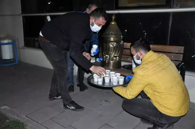 Sağlık çalışanlarına salep ikramı