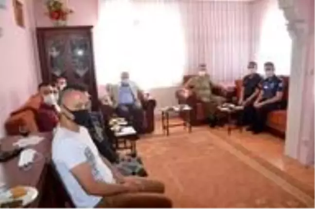 Emet protokolü şehit ailelerini ziyaret etti