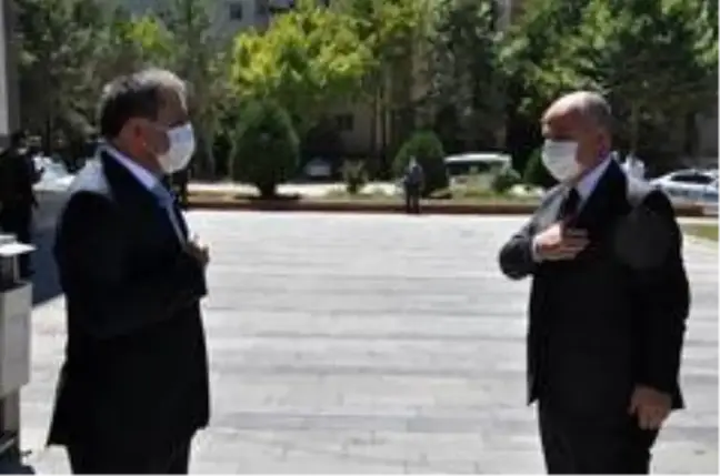 Vali Coşkun, Elbistan'da incelemelerde bulundu