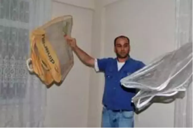 Parasını ve eşyalarını alarak evi terk eden eşinin geri dönmesini istedi